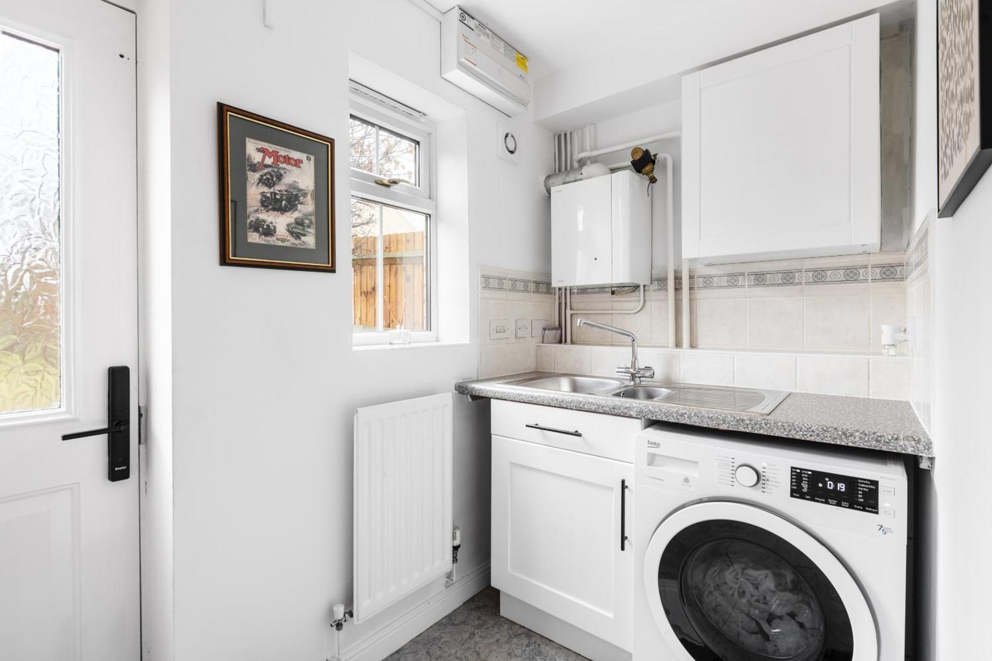 Luxurious 3 Bed House With Free Parking, Close To The Train Station & Town Braintree Ngoại thất bức ảnh